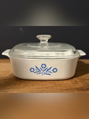 Vintage CorningWare Blue Cornflower 2 Quart Casserole Dish with Glass Lid
